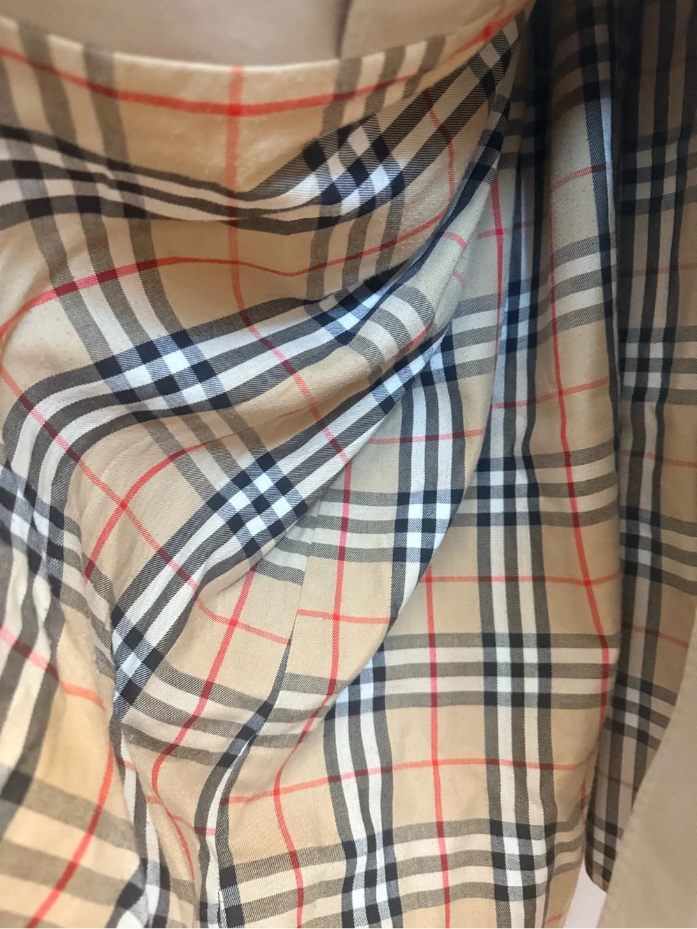 Burberry Vintage Beige Classic Double-Breasted Trench Coat with Signature Lining - Picture 3 of 6